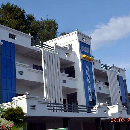 Pine Hill Suites Udagamandalam Exterior foto